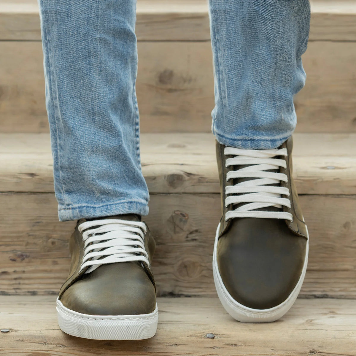 Cushioned Leather Insole & Ergonomic Arch Support Construction Detail
