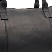 
Close-Up Detail of Classic Collar & Heavy-Duty Zipper Hardware on Leather Garment Bag Finlay
