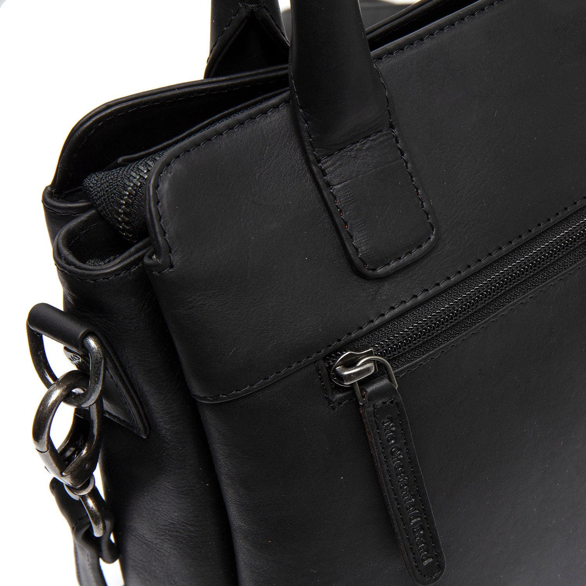 
Authentic 100% Full-Grain Leather Grain Texture & Heavy-Duty Seam Stitching Detail