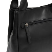 
Close-Up Detail of Classic Collar & Heavy-Duty Zipper Hardware on Tenara Full-Grain Leather Handbag
