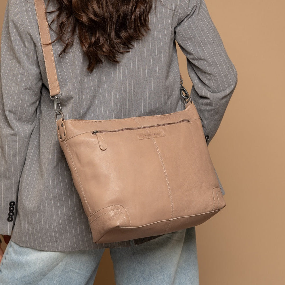 
Astero Full-Grain Leather Shoulder Bag – alternate product view 2