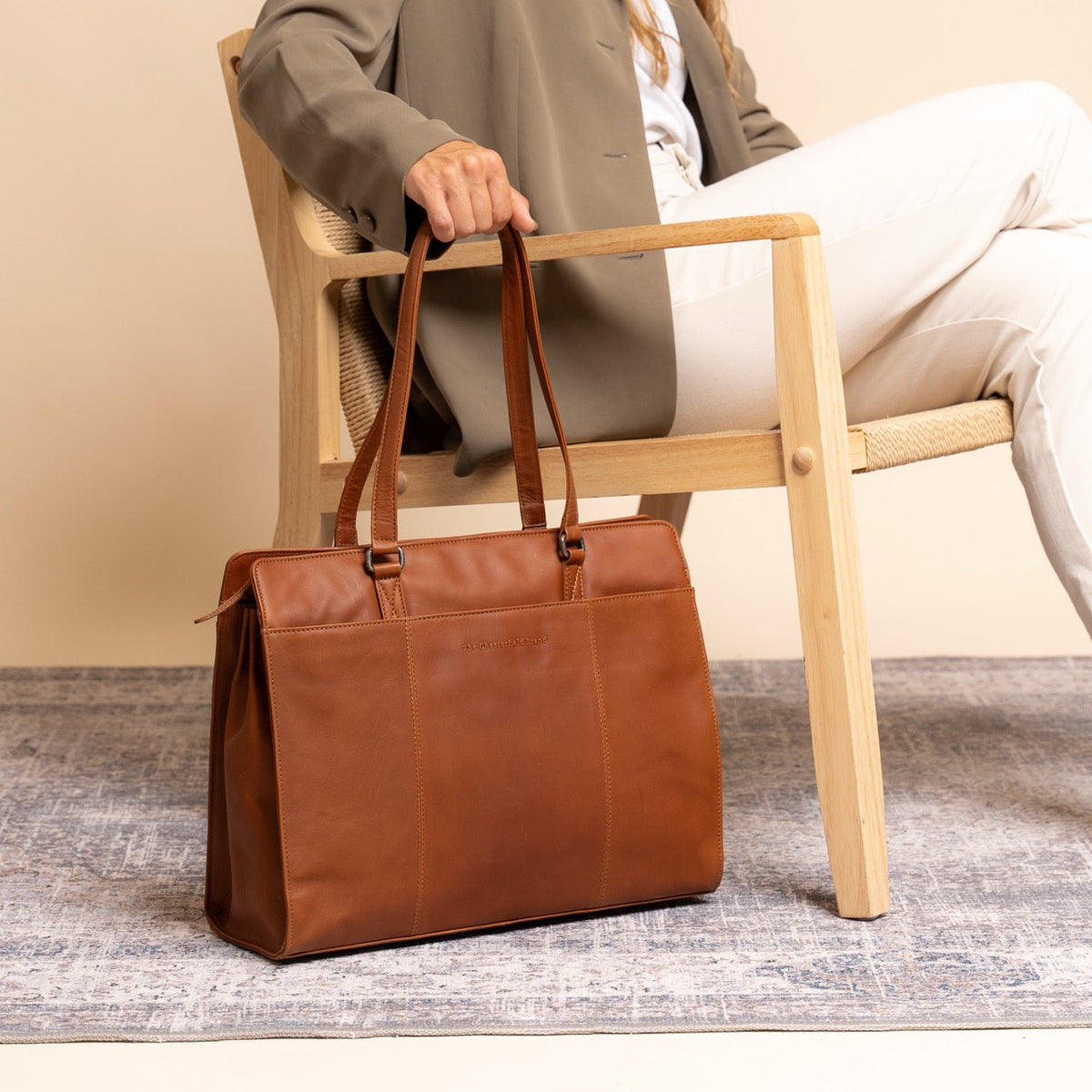 
Fidenza Full-Grain Leather Shoulder Bag – alternate product view 3