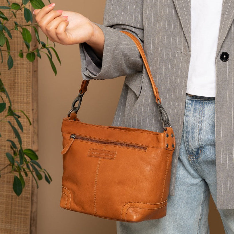 
Zarita Full-Grain Leather Shoulder Bag – alternate product view 2