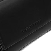 
Solid Antique Brass Hardware & Heavy-Duty Dual Zipper Detail on Doniva Full-Grain Leather Wallet