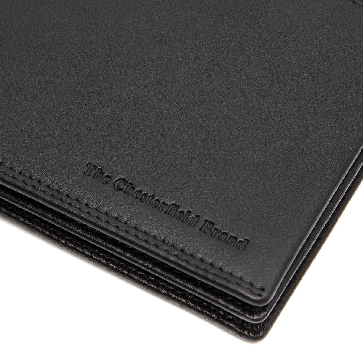 
100% Full-Grain Wax Pull-Up 100% Full-Grain Leather Grain Texture & Handcrafted Patina Detail