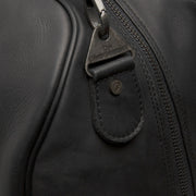 
Solid Antique Brass Hardware & Heavy-Duty Dual Zipper Detail on William Full-Grain Leather Weekender Bag